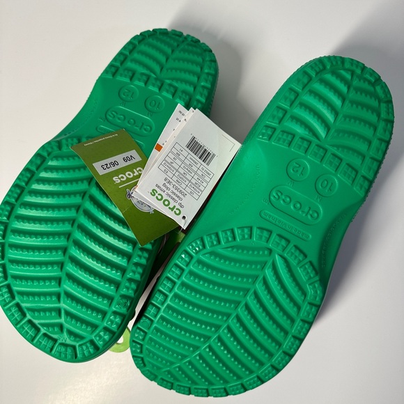 Mickey Mouse & Friends Holiday Christmas CROCS Shoes Disney Mens 10 / women’s 12 - Picture 11 of 16